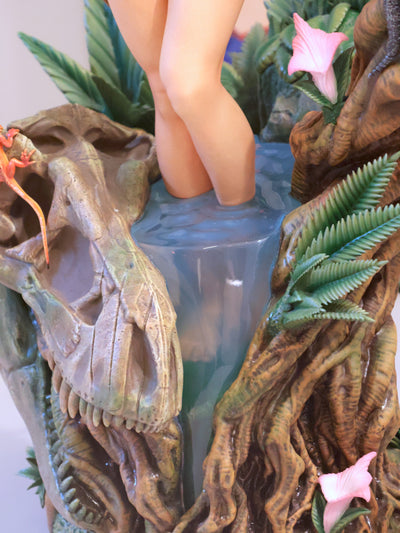 Solitude (Regular w/ Clothes Version) 1/4 Scale Statue by Cincronize Laboratory
