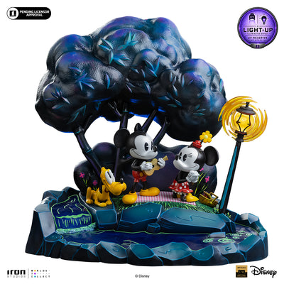 Disney Classics - Mickey, Minnie and Plutos Day at the Park Deluxe Art Scale 1/10