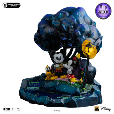 Disney Classics - Mickey, Minnie and Plutos Day at the Park Deluxe Art Scale 1/10
