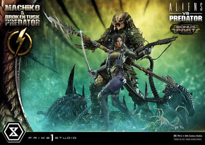Aliens vs. Predator - Machiko & Broken Tusk Predator (Deluxe Bonus) 1/4 Scale Statue