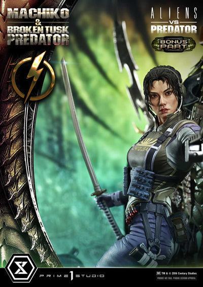 Aliens vs. Predator - Machiko & Broken Tusk Predator (Deluxe Bonus) 1/4 Scale Statue