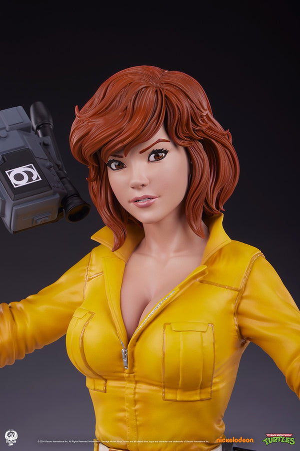 Neil Toy TMNT - April O'Neil 1/4 Scale Statue - Spec Fiction Shop