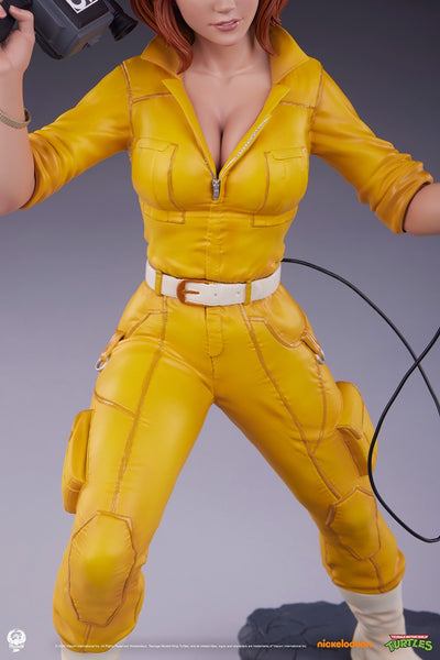 TMNT - April O'Neil 1/4 Scale Statue