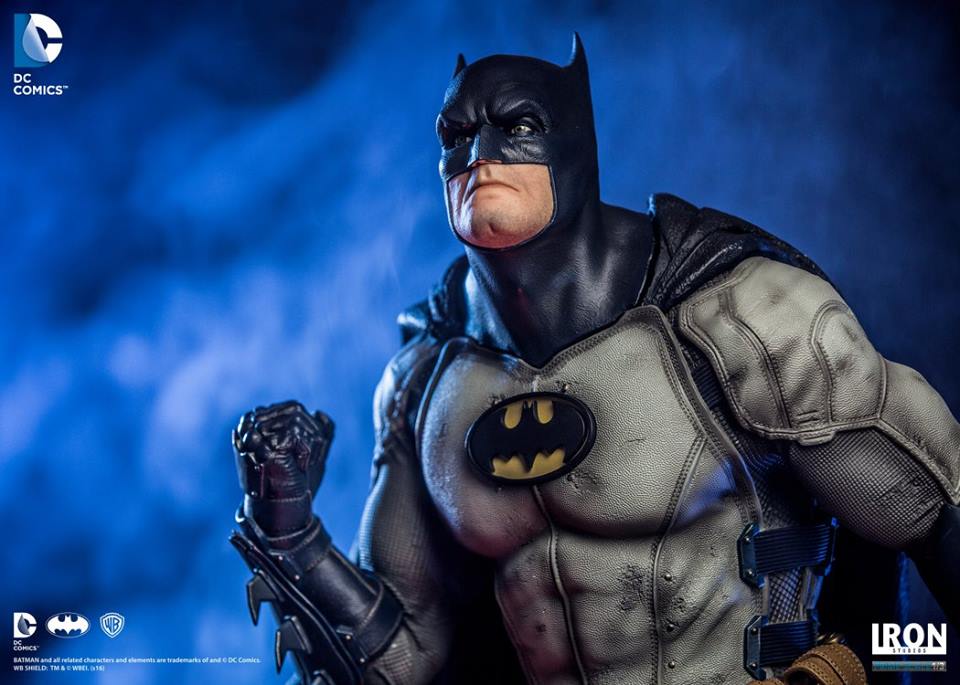 Batman (by Ivan Reis - Blue Ver.) Prime Scale 1/3