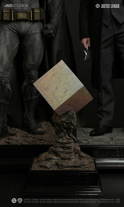 Justice League (2017) - Batman & Bruce Wayne 1/3 Scale Statue Set