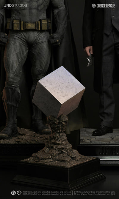 Justice League (2017) - Batman & Bruce Wayne 1/3 Scale Statue Set