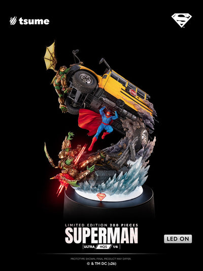 Superman Ultra HQS 1/6 Scale Statue