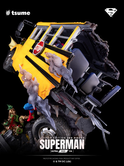 Superman Ultra HQS 1/6 Scale Statue
