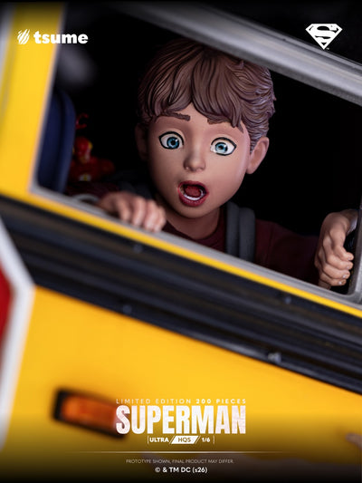 Superman Ultra HQS 1/6 Scale Statue