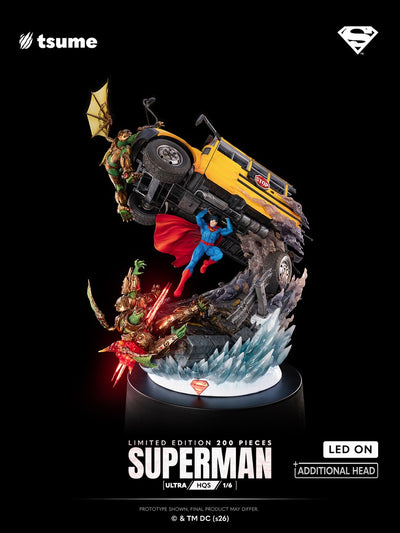 Superman Ultra HQS 1/6 Scale Statue