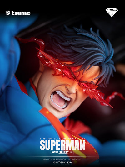 Superman Ultra HQS 1/6 Scale Statue