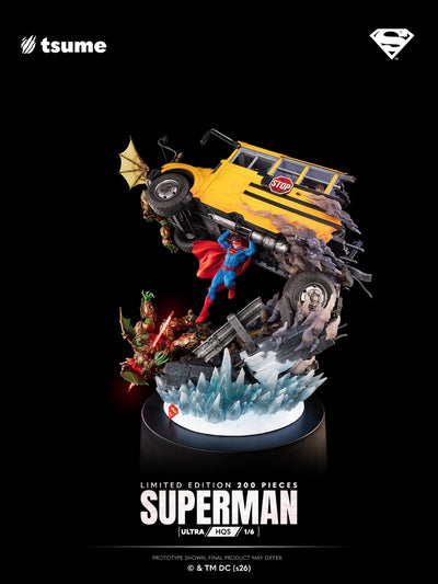 Superman Ultra HQS 1/6 Scale Statue