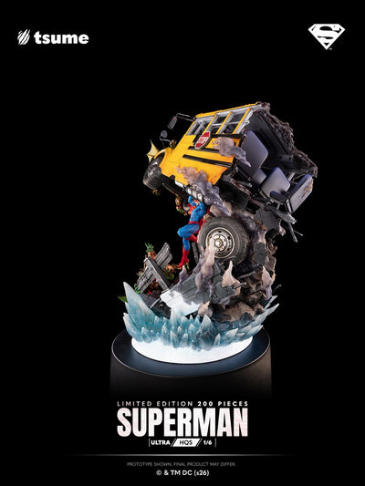 Superman Ultra HQS 1/6 Scale Statue