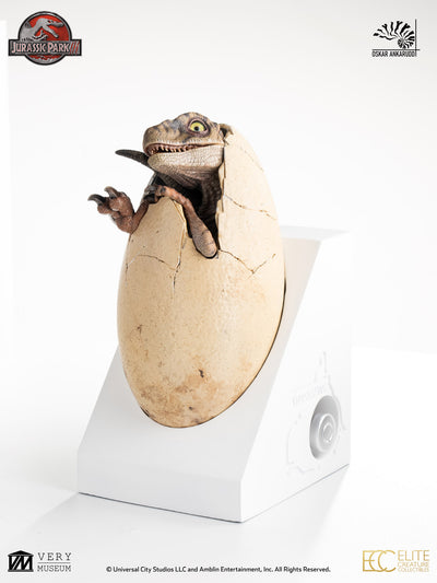 Jurassic Park III - White Queen Egg Hatching Prop Replica