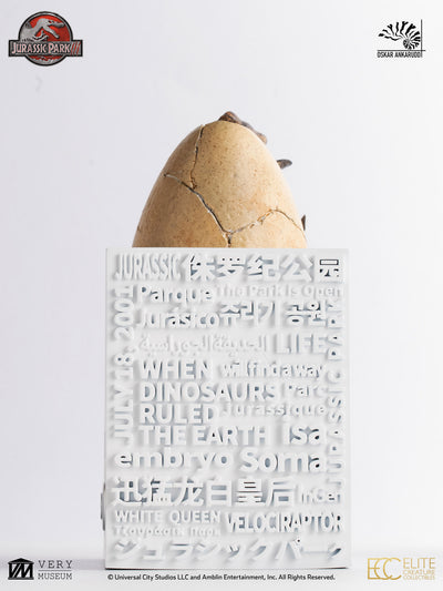 Jurassic Park III - White Queen Egg Hatching Prop Replica