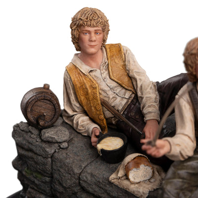 LOTR: The Return of the King - Merry & Pippin Miniature Statue