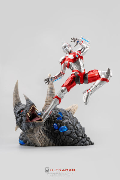 Ultraman vs Black King 1/4 Scale Statue