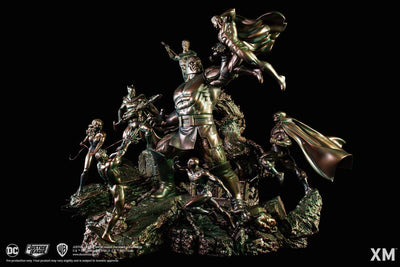 JLA Vs Darkseid Version B (Bronze)