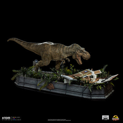Jurassic Park - T-Rex and Donald Gennaro Demi Scale 1/20