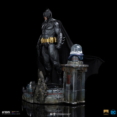 Batman Unleashed Deluxe Art Scale 1/10
