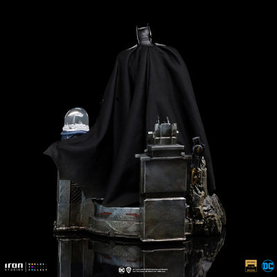 Batman Unleashed Deluxe Art Scale 1/10