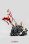 Ultraman vs Black King 1/4 Scale Statue