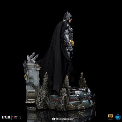 Batman Unleashed Deluxe Art Scale 1/10