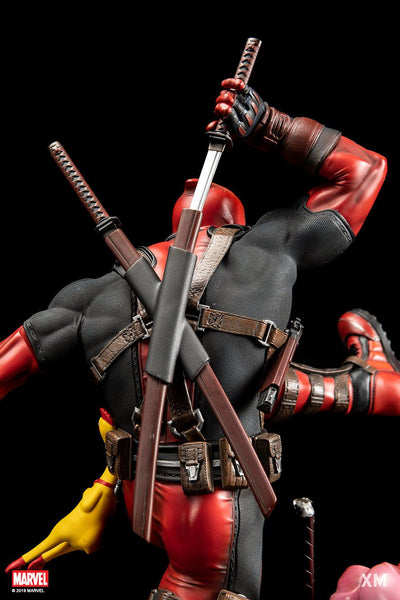 Deadpool Version B 1/4 Scale Statue