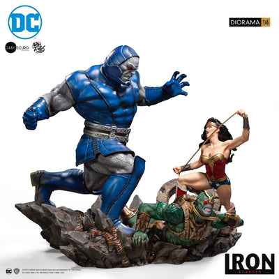 Wonder Woman Vs Darkseid 1/6 Scale Diorama