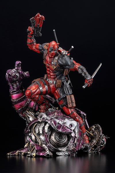 Deadpool Fine Art Signature Series 1/6 Scale Statue