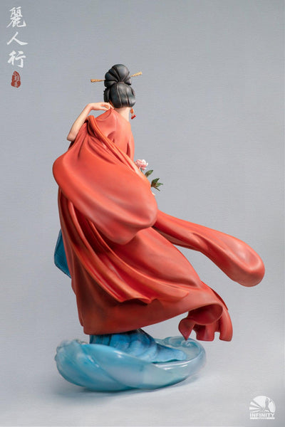 Elegant Beauties Satire Of Fair Lady Statue