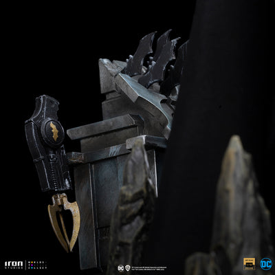 Batman Unleashed Deluxe Art Scale 1/10