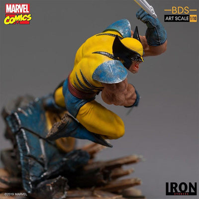 Marvel Comics Wolverine Vs Sentinel Statue
