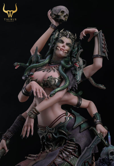 Queens Of Oblivion: Skalythia DELUXE Statue