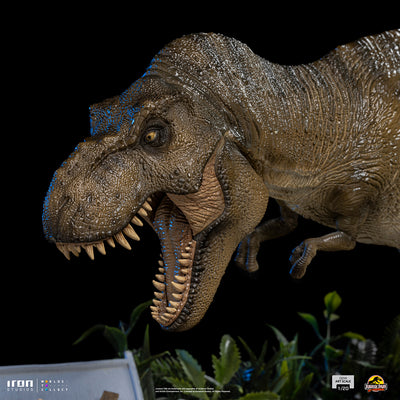 Jurassic Park - T-Rex and Donald Gennaro Demi Scale 1/20