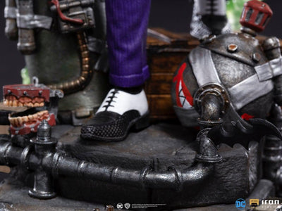 The Joker Deluxe 1/10 Art Scale Statue