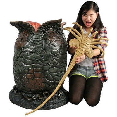 Alien Light-Up Egg and Facehugger Life-Size Prop Replica