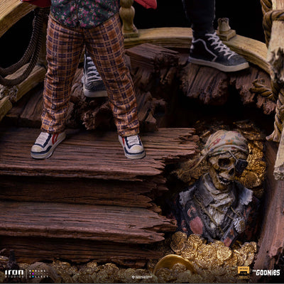 The Goonies - Sloth and Chunk Deluxe Art Scale 1/10
