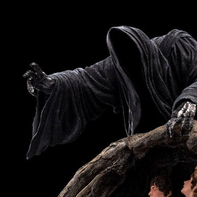 Masters Collection - Escape off the Road 1/6 Scale Statue
