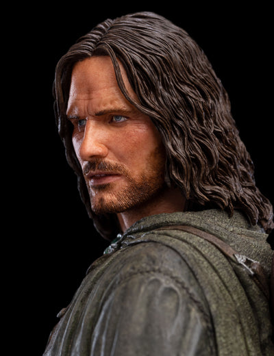 Aragorn Hunter Of The Plains Statue