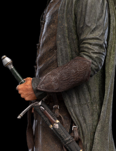 Aragorn Hunter Of The Plains Statue