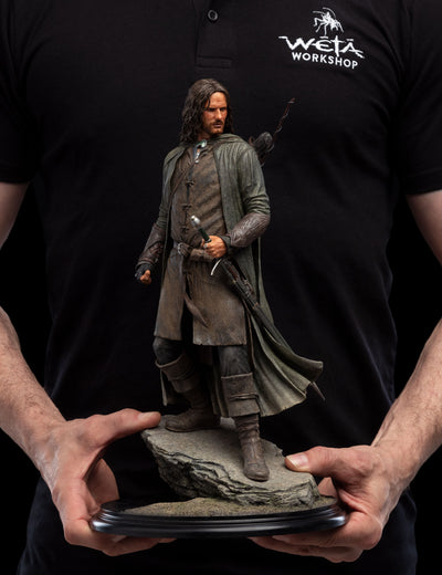 Aragorn Hunter Of The Plains Statue