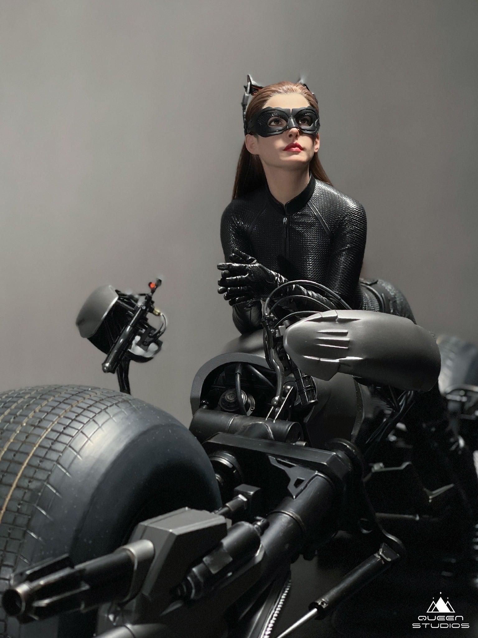Catwoman (Anne Hathaway) on Batpod 1/3 Scale Statue -  SECRET