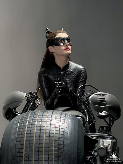 Catwoman (Anne Hathaway) on Batpod 1/3 Scale Statue