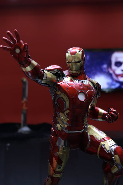 Iron Man Mark 43 1/4 Scale Statue
