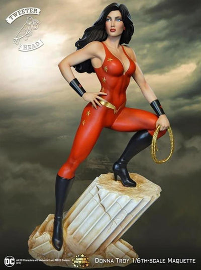 Super Powers Donna Troy Maquette