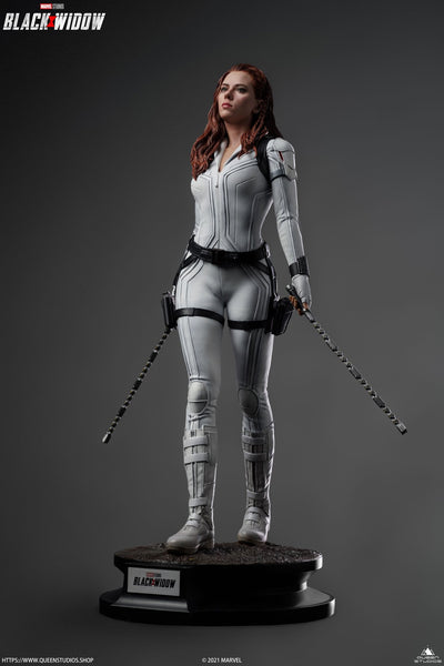 Black Widow (Scarlett Johansson) 1/4 Scale Statue - Snowsuit Version