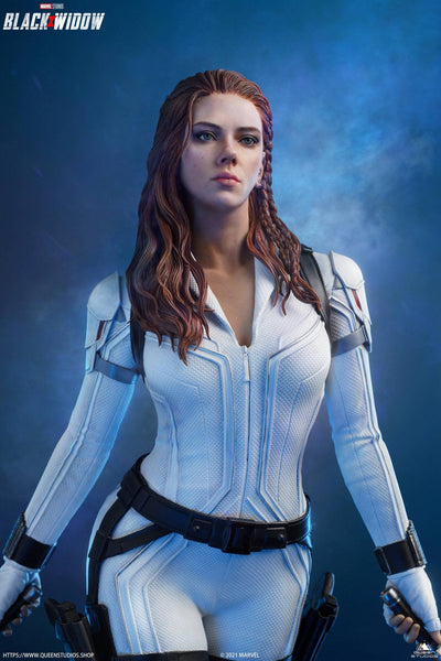 Black Widow (Scarlett Johansson) 1/4 Scale Statue - Snowsuit Version