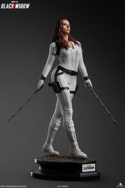 Black Widow (Scarlett Johansson) 1/4 Scale Statue - Snowsuit Version