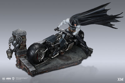 Batman - White Knight (Batcycle Edition) 1/4 Scale Statue